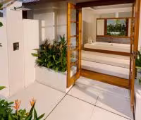 Villa Istana, Salle de bains d'amis