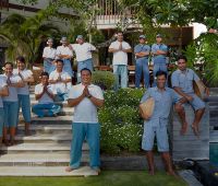 Villa Ambra, Dedicado personal de la villa