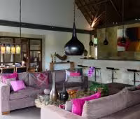 Villa Bamboo, Coin salon