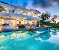 Villa KaliBali, Piscina al atardecer