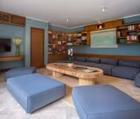 Villa Damai, TV Salle des médias